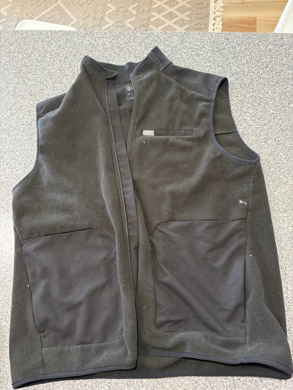 Men's XL figs on shift, scrub Black Fleece Vest